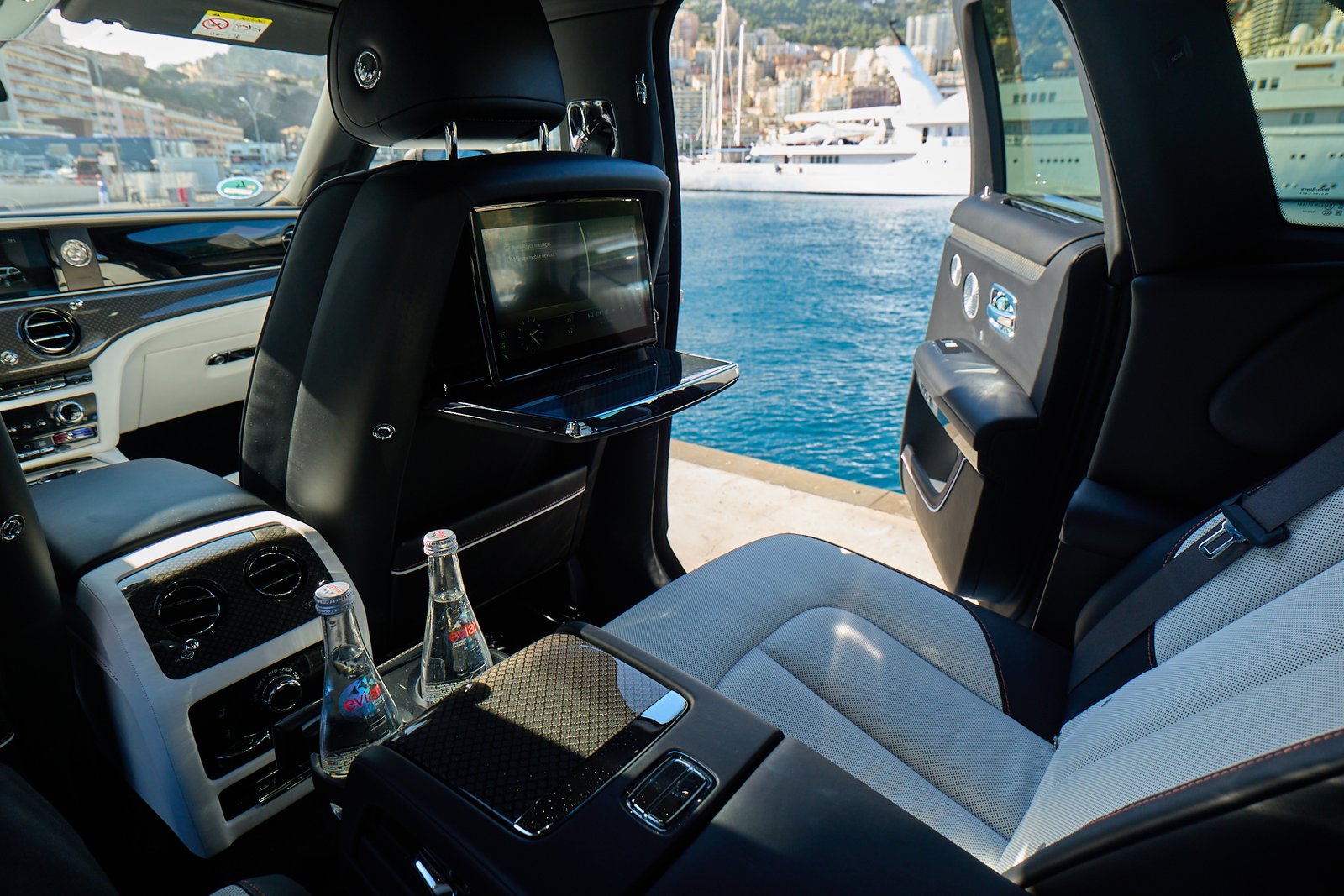 Rolls Royce Ghost Black Badge — photo 10